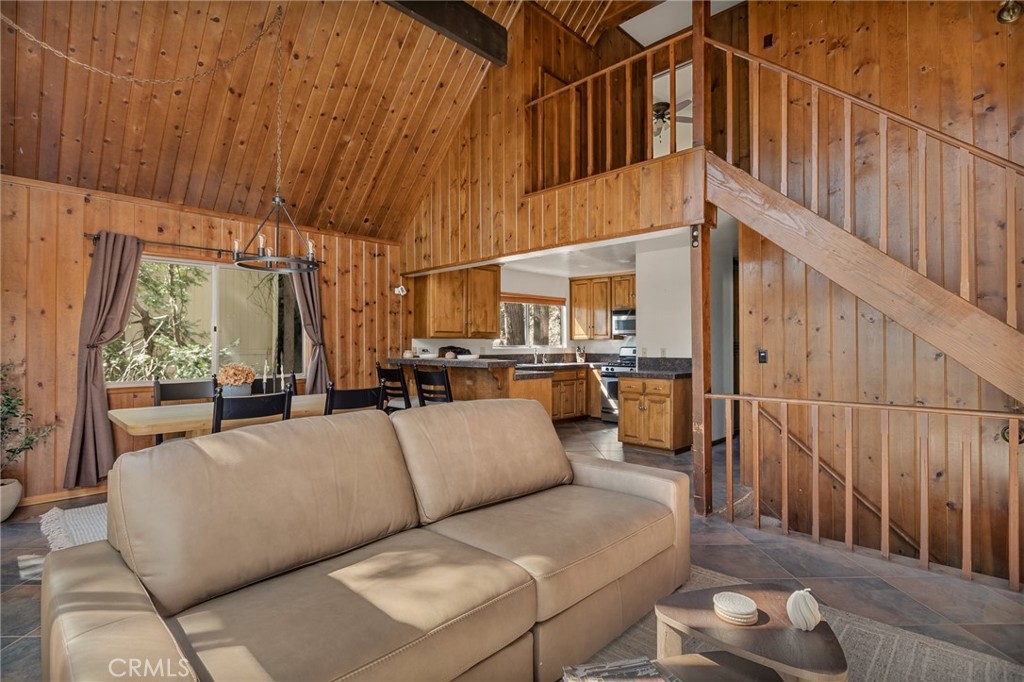 279 Old Toll Road Lake Arrowhead, CA 92352 - Photo 7 of 32