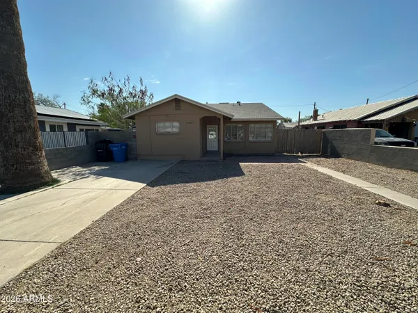 $2,049 | 1109 North 11th Street, Phoenix, AZ 85006