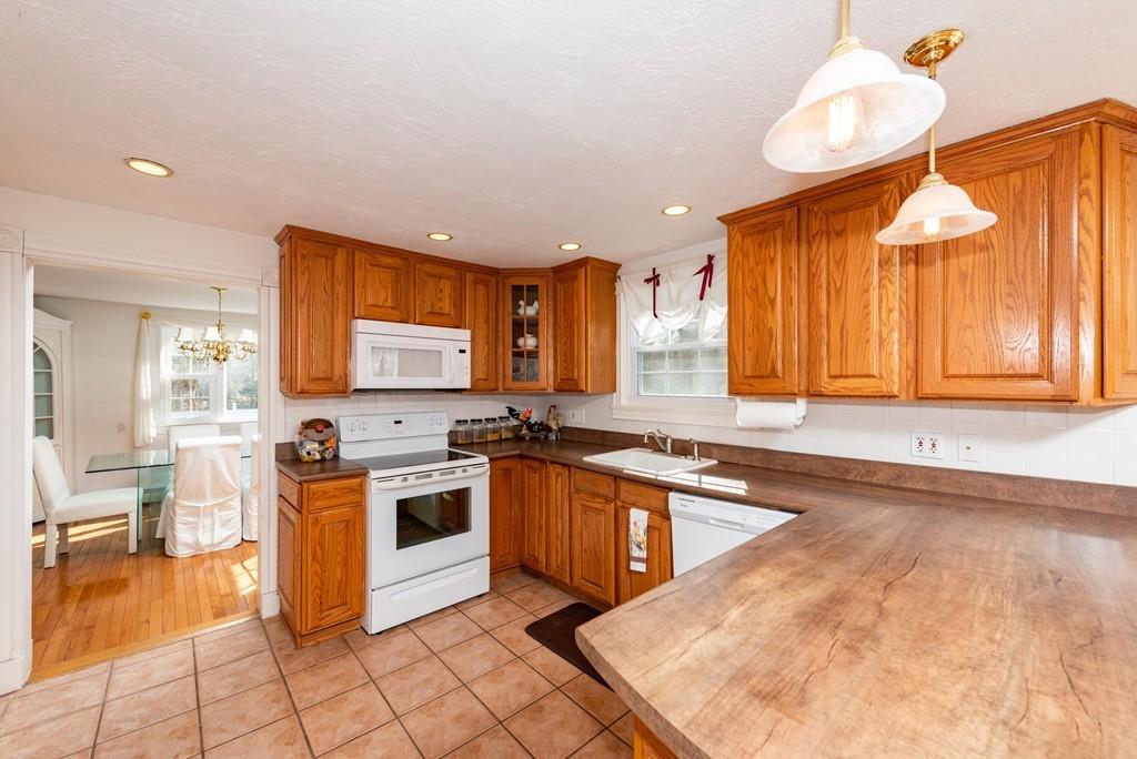 24 Milebrook Road West Bridgewater, MA 02379 - Photo 6 of 33 Gallery Image 6