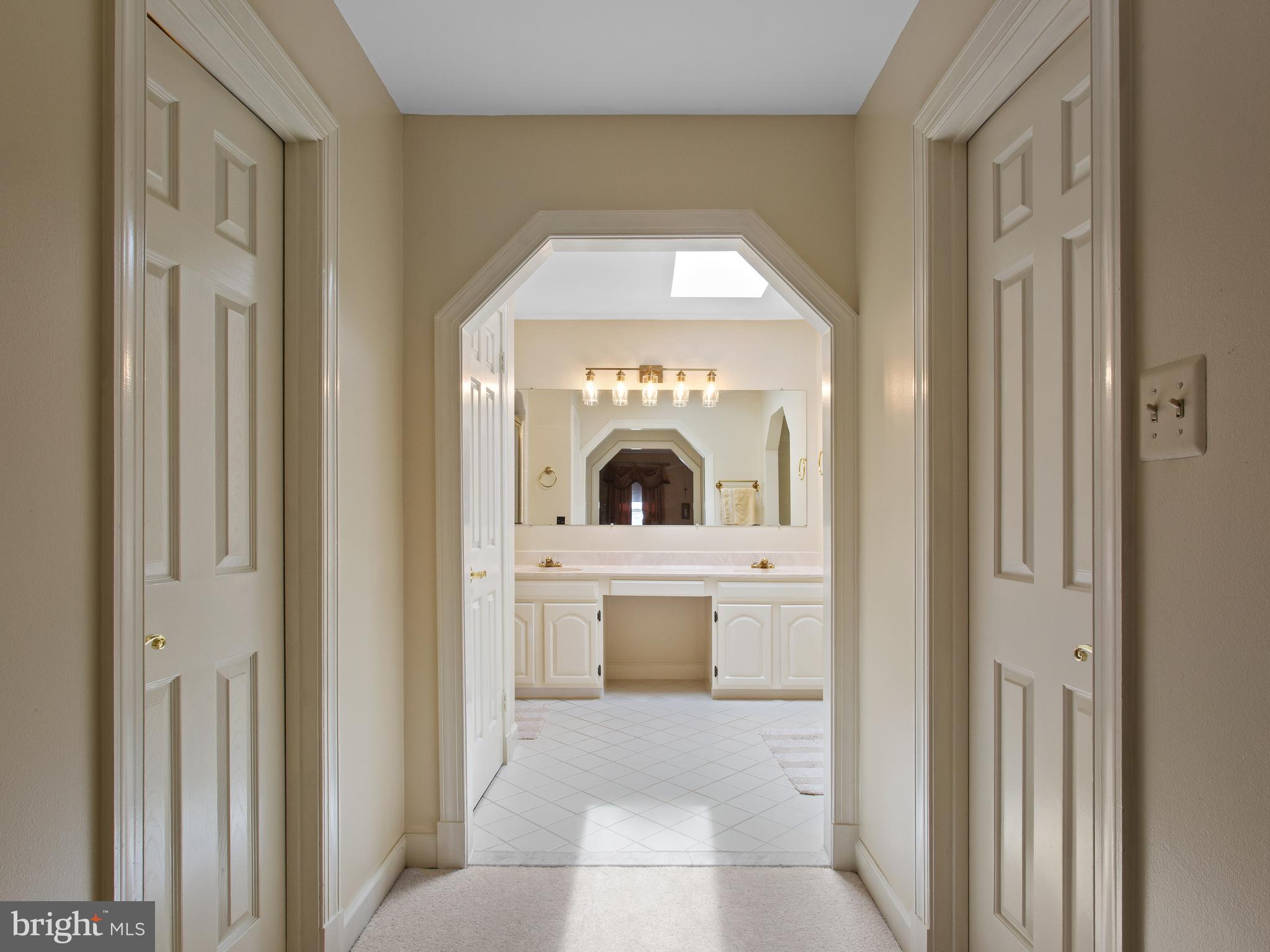 527 Post Oak Road Annapolis, MD 21401 - Photo 19 of 50 Ensuite bathroom