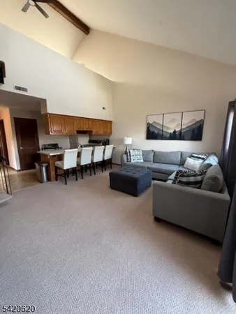 $2,000 | 2 Stowe Court, Unit 8, Vernon, NJ 07462