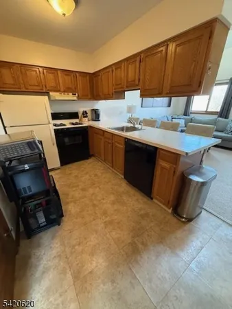 $2,000 | 2 Stowe Court, Unit 8, Vernon, NJ 07462