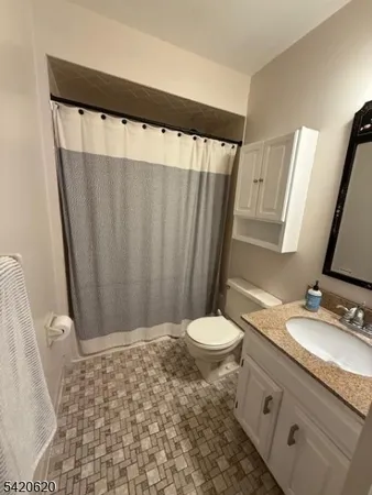 $2,000 | 2 Stowe Court, Unit 8, Vernon, NJ 07462