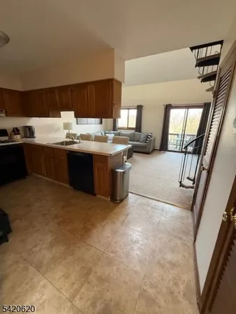 $2,000 | 2 Stowe Court, Unit 8, Vernon, NJ 07462