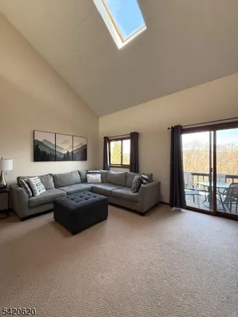 $2,000 | 2 Stowe Court, Unit 8, Vernon, NJ 07462