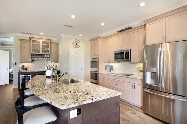 $800,000 | 9937 Laurel Valley Ave Circle, Bradenton, FL 34202