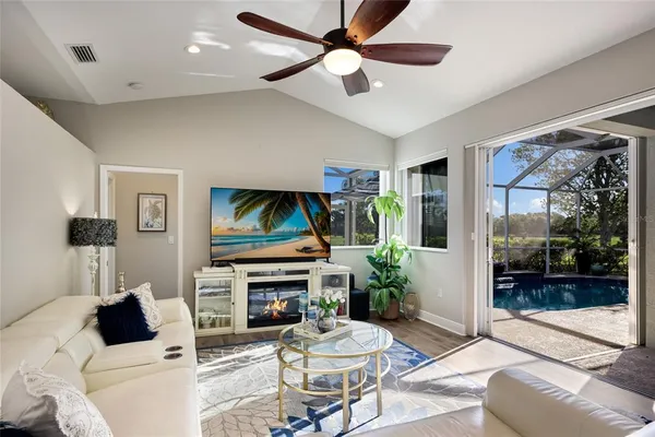$800,000 | 9937 Laurel Valley Ave Circle, Bradenton, FL 34202