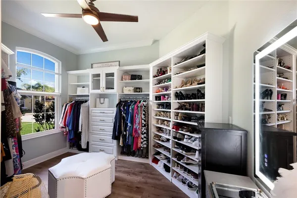 $800,000 | 9937 Laurel Valley Ave Circle, Bradenton, FL 34202