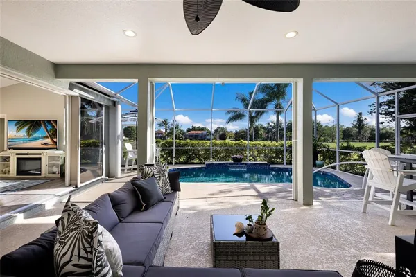 $800,000 | 9937 Laurel Valley Ave Circle, Bradenton, FL 34202