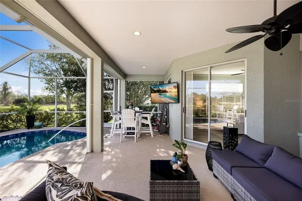 $800,000 | 9937 Laurel Valley Ave Circle, Bradenton, FL 34202