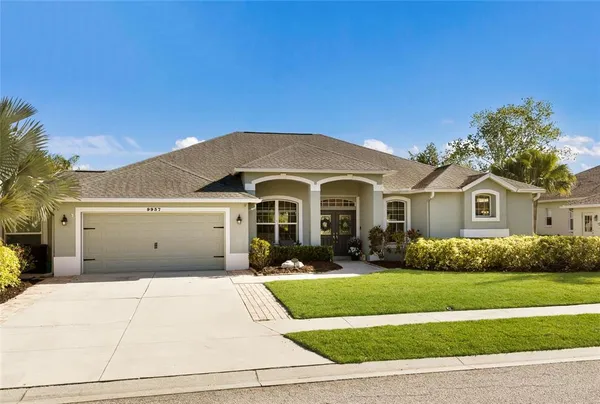 $800,000 | 9937 Laurel Valley Ave Circle, Bradenton, FL 34202
