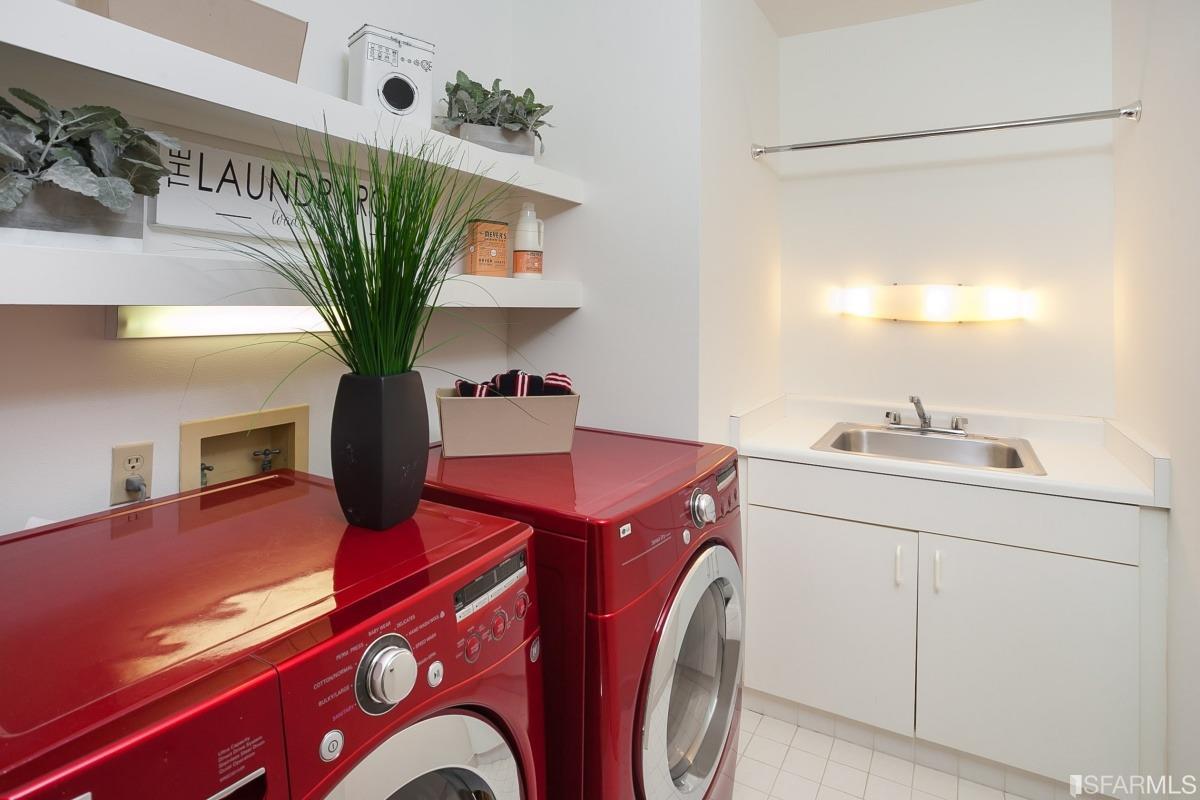 15 Lagoon Road Tiburon, CA 94920 - Photo 27 of 39 Laundry room, washer and dryer included.
