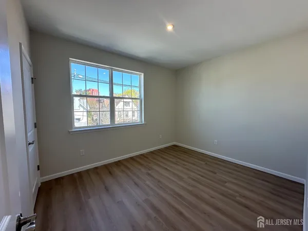 $2,600 | 88 Louis Street, Unit 6, New Brunswick, NJ 08901