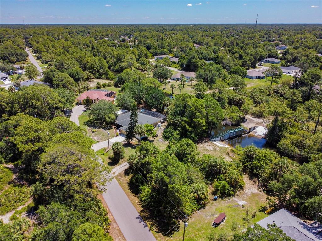 32 Parkmount Rd Port North Port, FL 34286 - Photo 4 of 31 Gallery Image 4