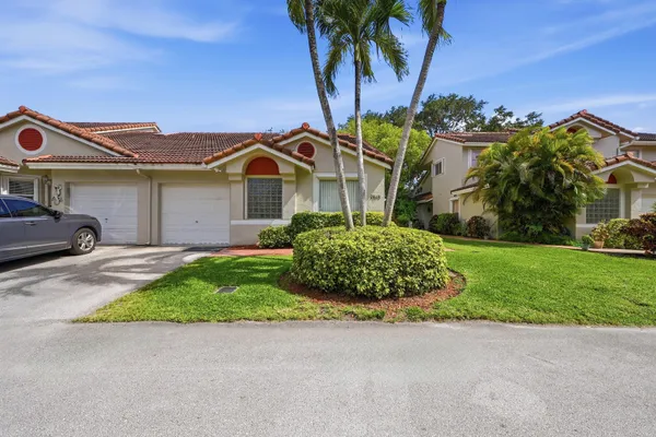 $3,400 | 7618 Pinewalk Drive South, Unit 132, Margate, FL 33063