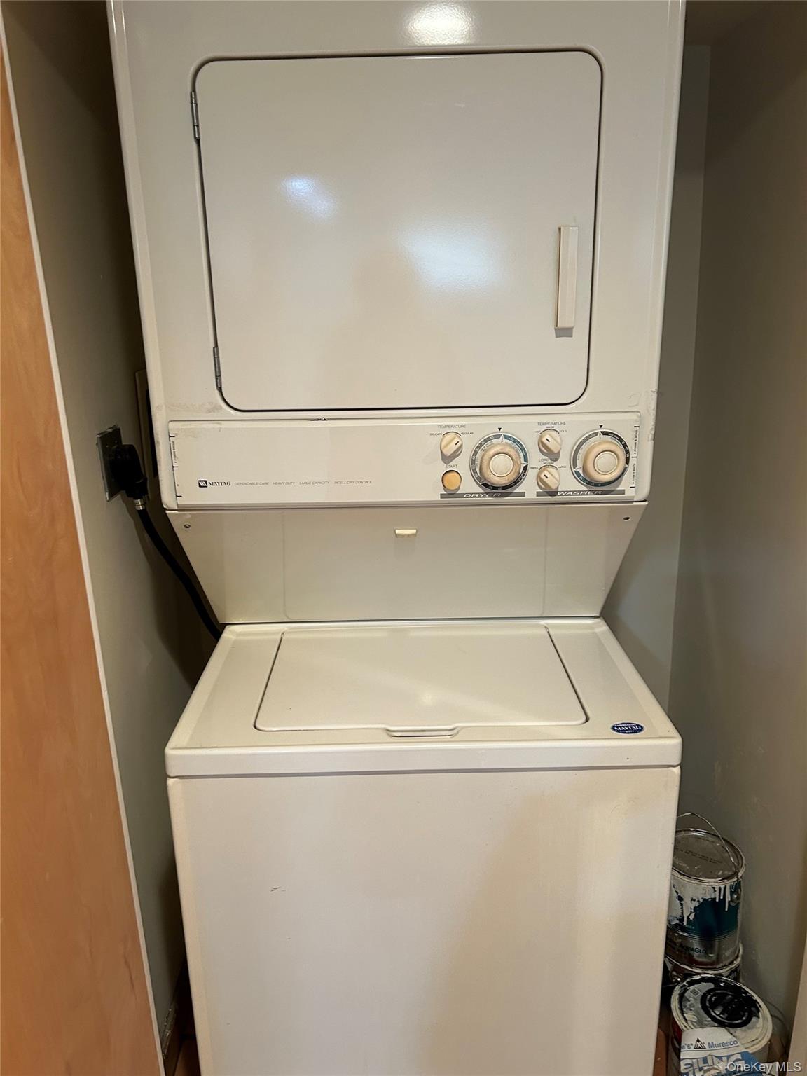 37 Memorial Drive, Unit 37B Chappaqua, NY 10514 - Photo 5 of 7 a utility room with dryer and washer