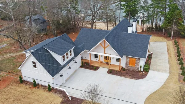 $1,949,000 | 672 Tugalo Heights Circle, Lavonia, GA 30553