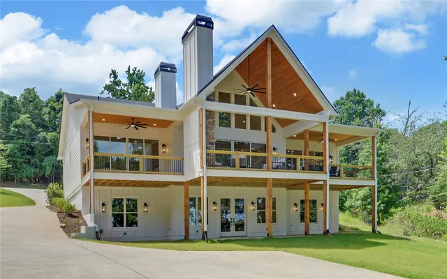 $1,949,000 | 672 Tugalo Heights Circle, Lavonia, GA 30553