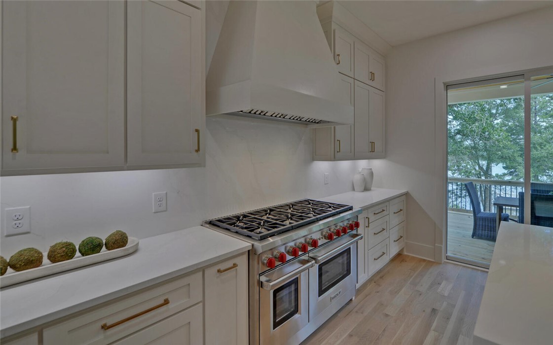 672 Tugalo Heights Circle Lavonia, GA 30553 - Photo 14 of 47