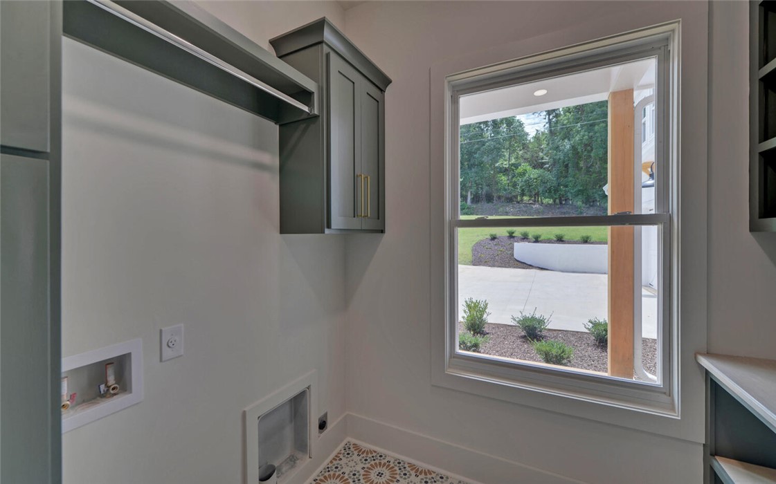 672 Tugalo Heights Circle Lavonia, GA 30553 - Photo 17 of 47