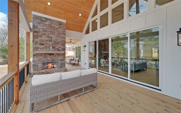 $1,949,000 | 672 Tugalo Heights Circle, Lavonia, GA 30553