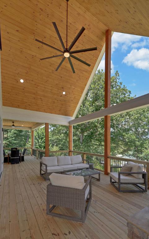 672 Tugalo Heights Circle Lavonia, GA 30553 - Photo 24 of 47