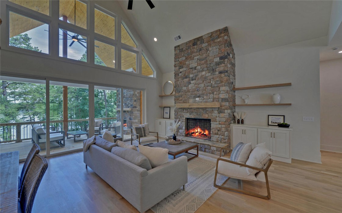 672 Tugalo Heights Circle Lavonia, GA 30553 - Photo 9 of 47