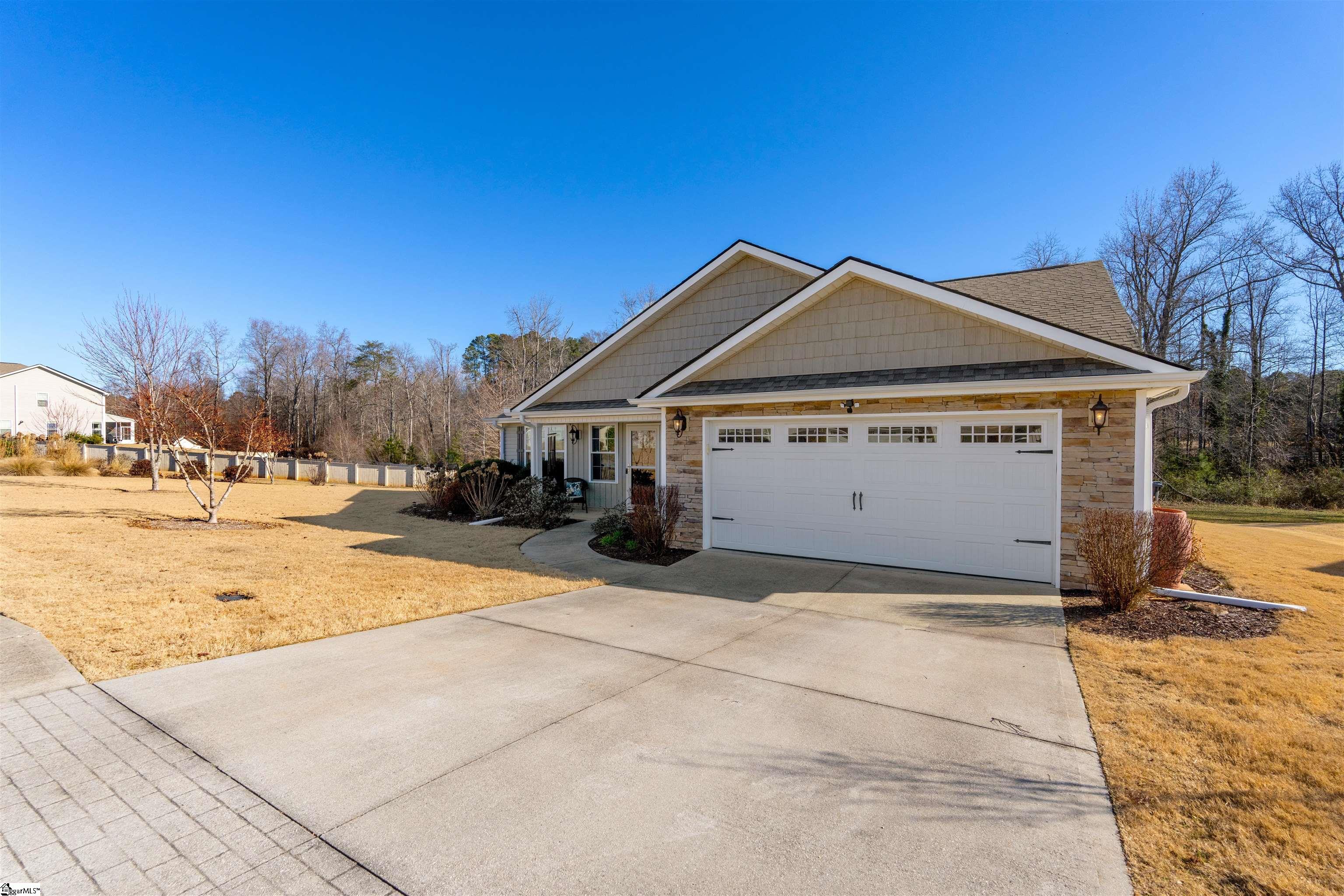 22 Macle Court Travelers Rest, SC 29690 - Photo 2 of 20