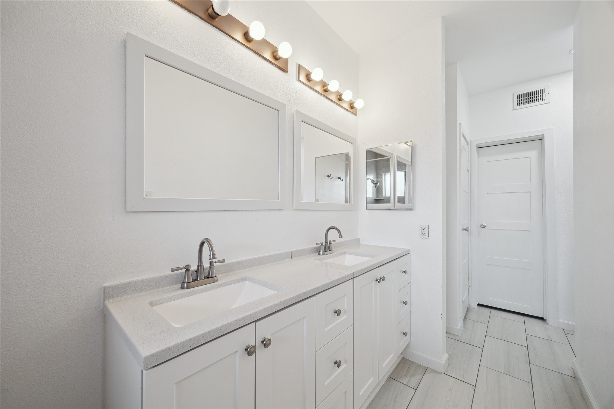 18809 Egret Bay Boulevard, Unit 222 Houston, TX 77058 - Photo 12 of 31