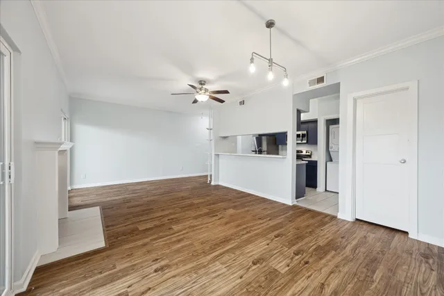 $1,395 | 18809 Egret Bay Boulevard, Unit 222, Houston, TX 77058