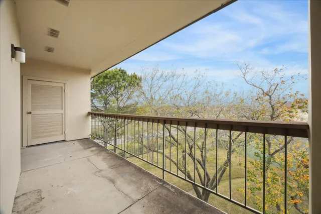 $1,395 | 18809 Egret Bay Boulevard, Unit 222, Houston, TX 77058