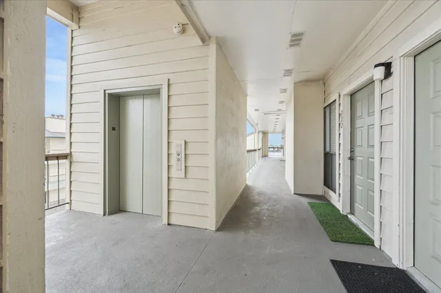 $1,395 | 18809 Egret Bay Boulevard, Unit 222, Houston, TX 77058