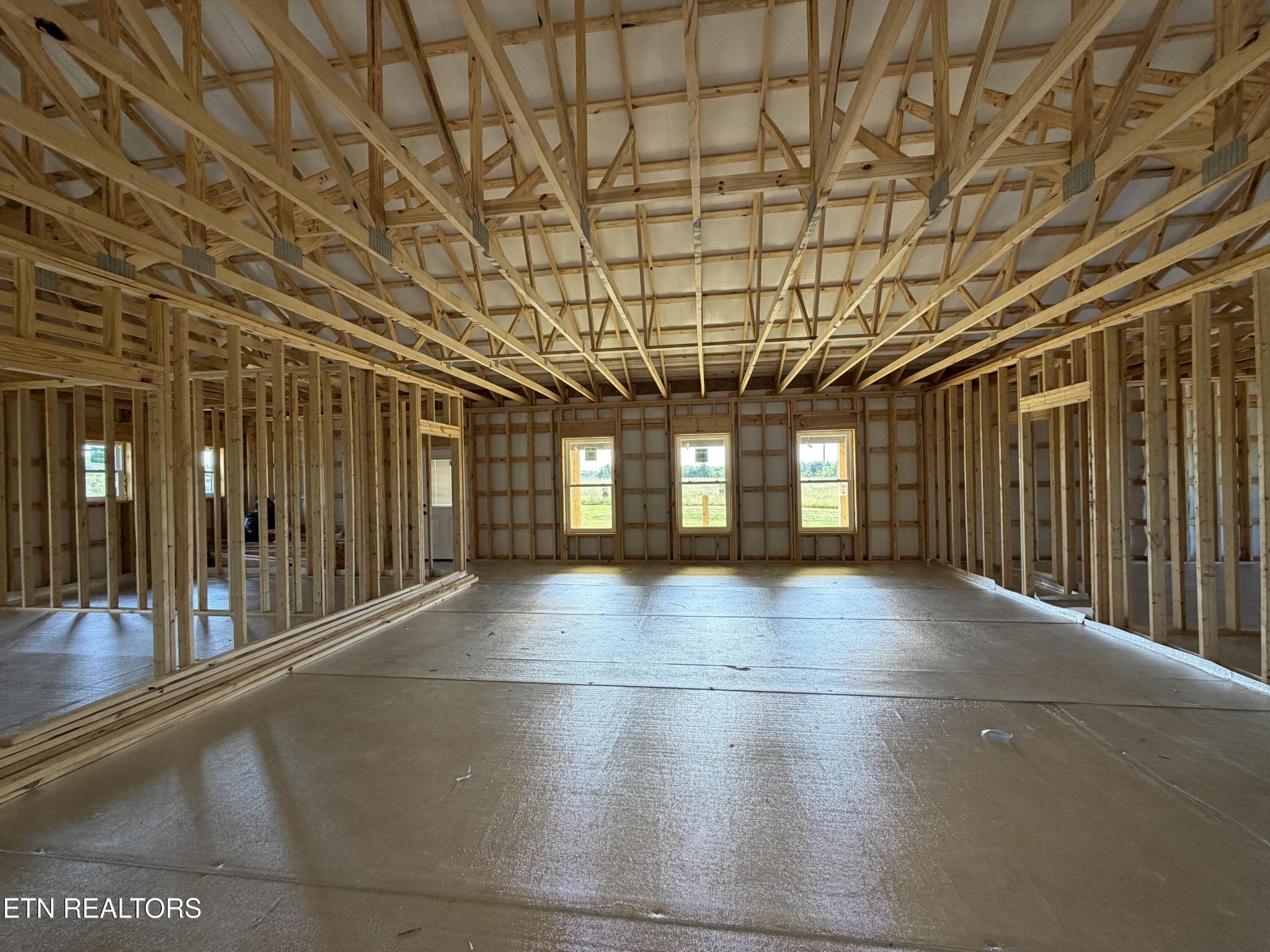 110 Don Conatser Road Allardt, TN 38504 - Photo 14 of 38 a view of a hall with wooden floor