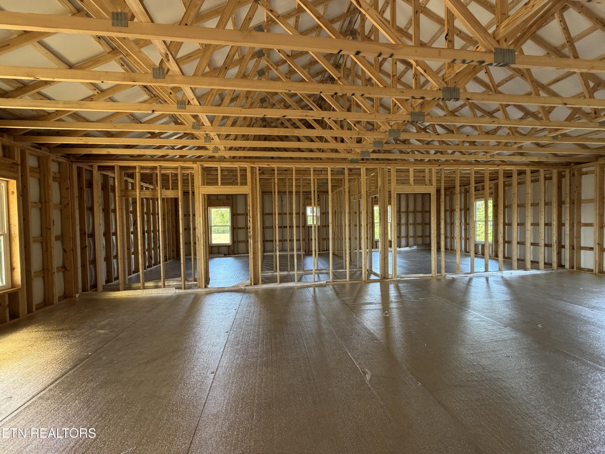 110 Don Conatser Road Allardt, TN 38504 - Photo 16 of 38 a view of a hall with wooden floor