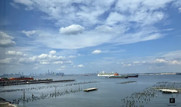 $320,000 | 10 Bay Street Landing, Unit 5B | Tompkinsville