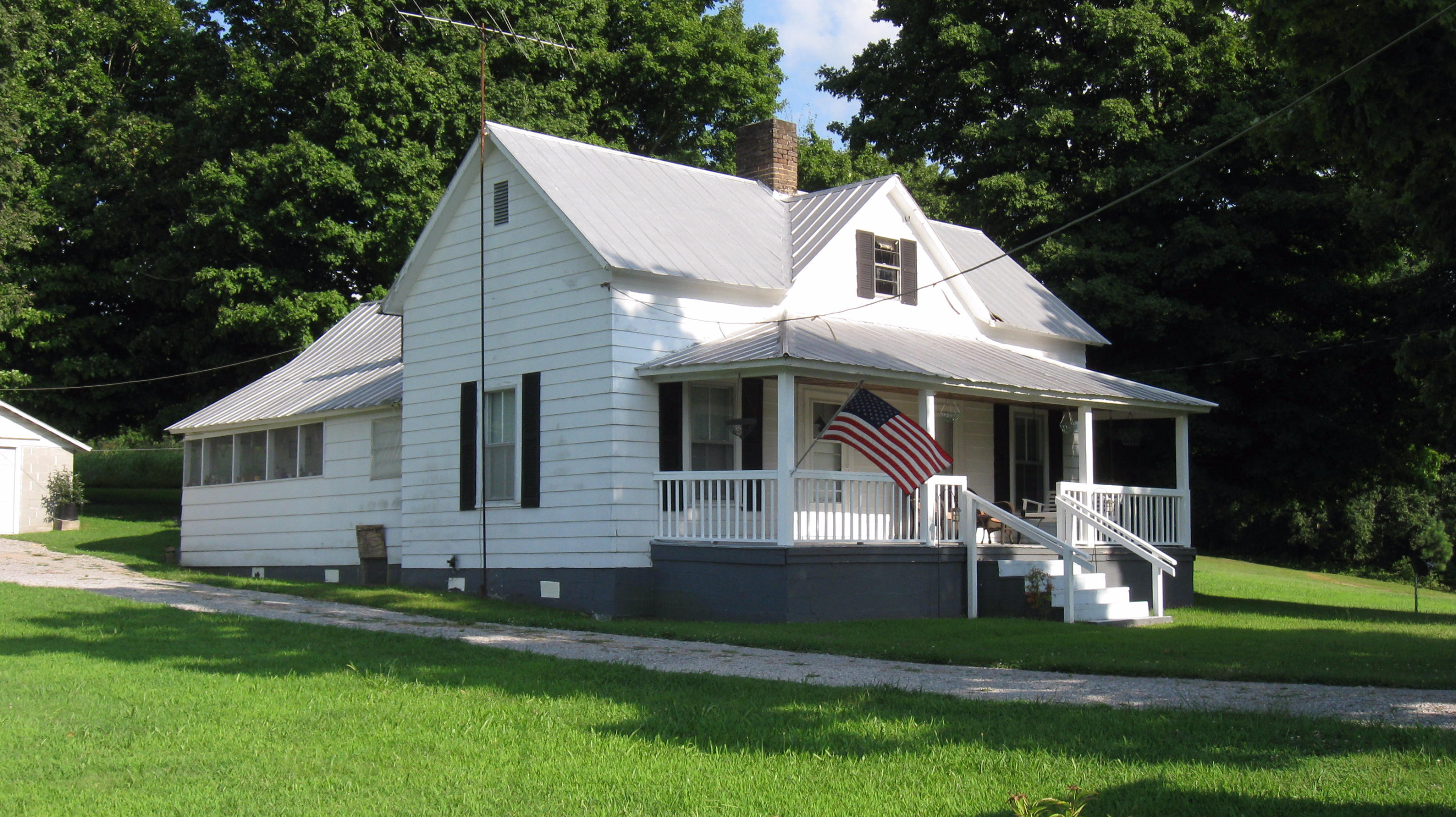 2812 Oakland Road Philadelphia, TN 37846 - Photo 1 of 40 IMG_1535