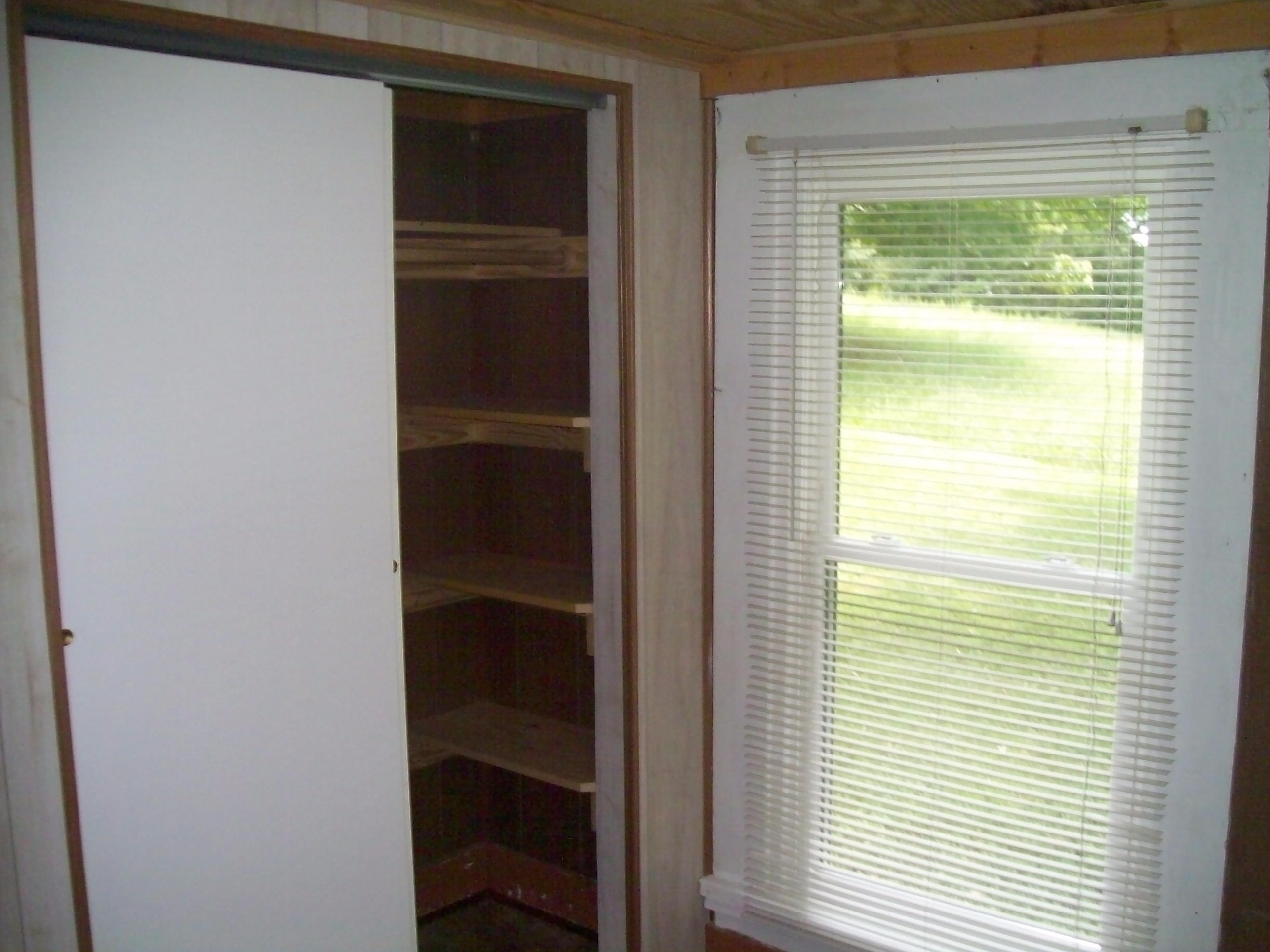 2812 Oakland Road Philadelphia, TN 37846 - Photo 13 of 40 010