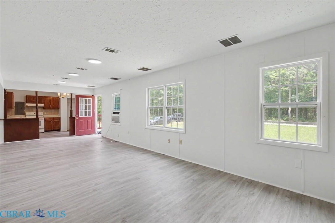 327 Chapel Neck Road North, VA 23128 - Photo 7 of 23