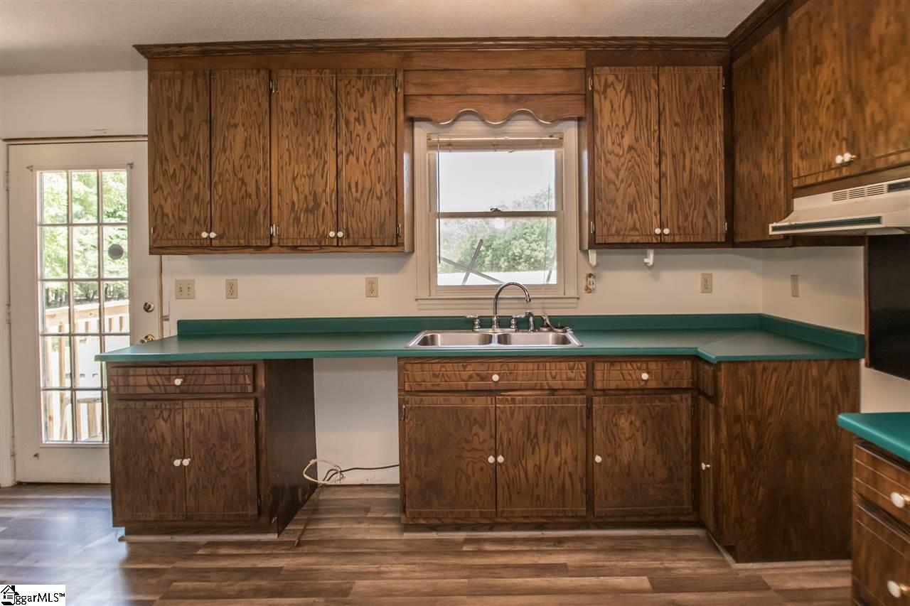 2060 Indian Mound Road Laurens, SC 29360 - Photo 11 of 27