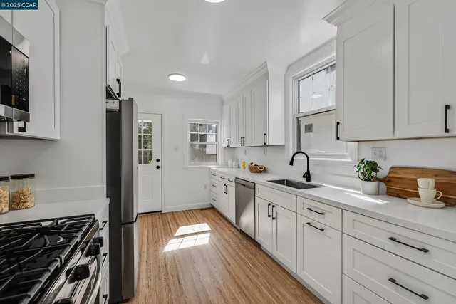 $949,000 | 833 Santa Fe Avenue, Albany, CA 94706