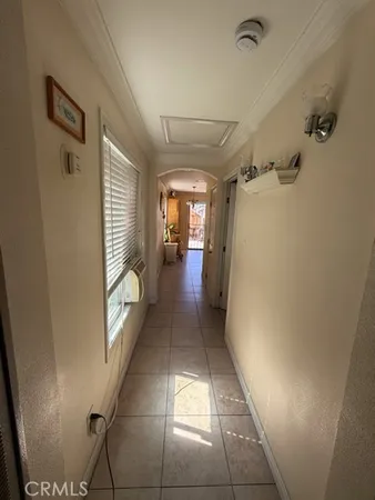 a view of entryway with window