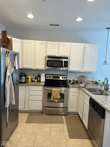 $2,700 | 543 North Park Avenue, Indianapolis, IN 46202