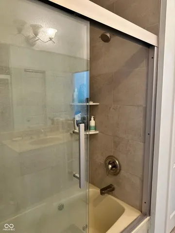 $2,700 | 543 North Park Avenue, Indianapolis, IN 46202