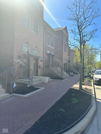 $2,445 | 543 North Park Avenue, Indianapolis, IN 46202