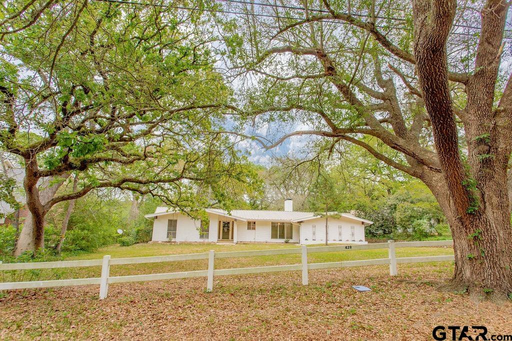 439 Lone Star Lane Hideaway, TX 75771 - Photo 3 of 48