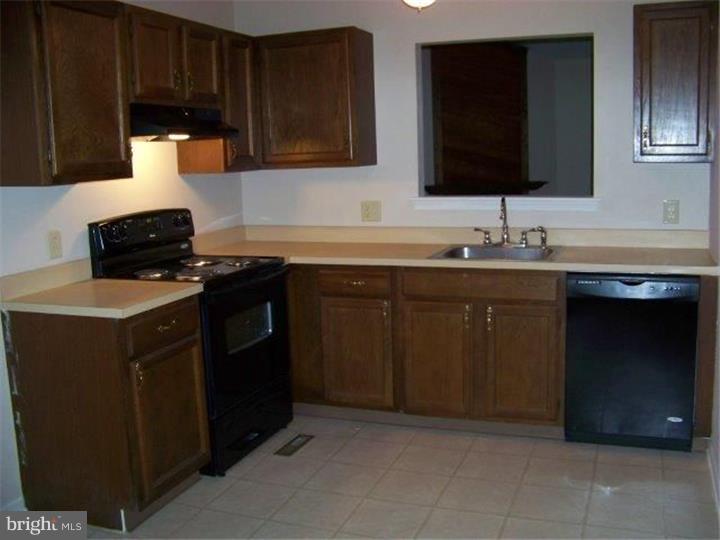 1022 Rill Road Reading, PA 19606 - Photo 5 of 15 Gallery Image 5