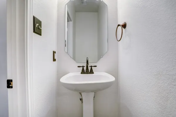$1,995 | 14608 Walt Whitman Trail, Unit B, Pflugerville, TX 78660