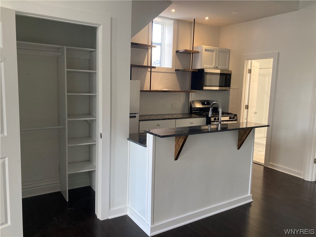 56 Trinity Place, Unit 1 Buffalo, NY 14201 - Photo 8 of 11