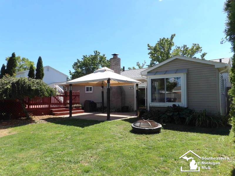 22128 Derby Road Woodhaven, MI 48183 - Photo 6 of 41