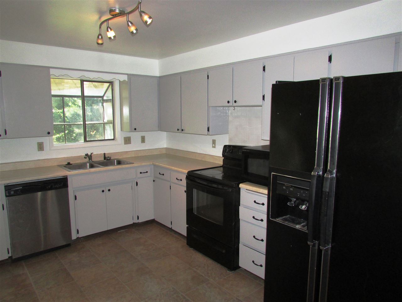1906 South Bolivar Road Spokane Valley, WA 99037 - Photo 2 of 11 Gallery Image 2